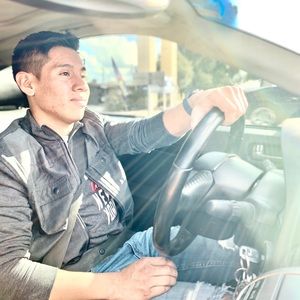 Meet your Posher, Andres